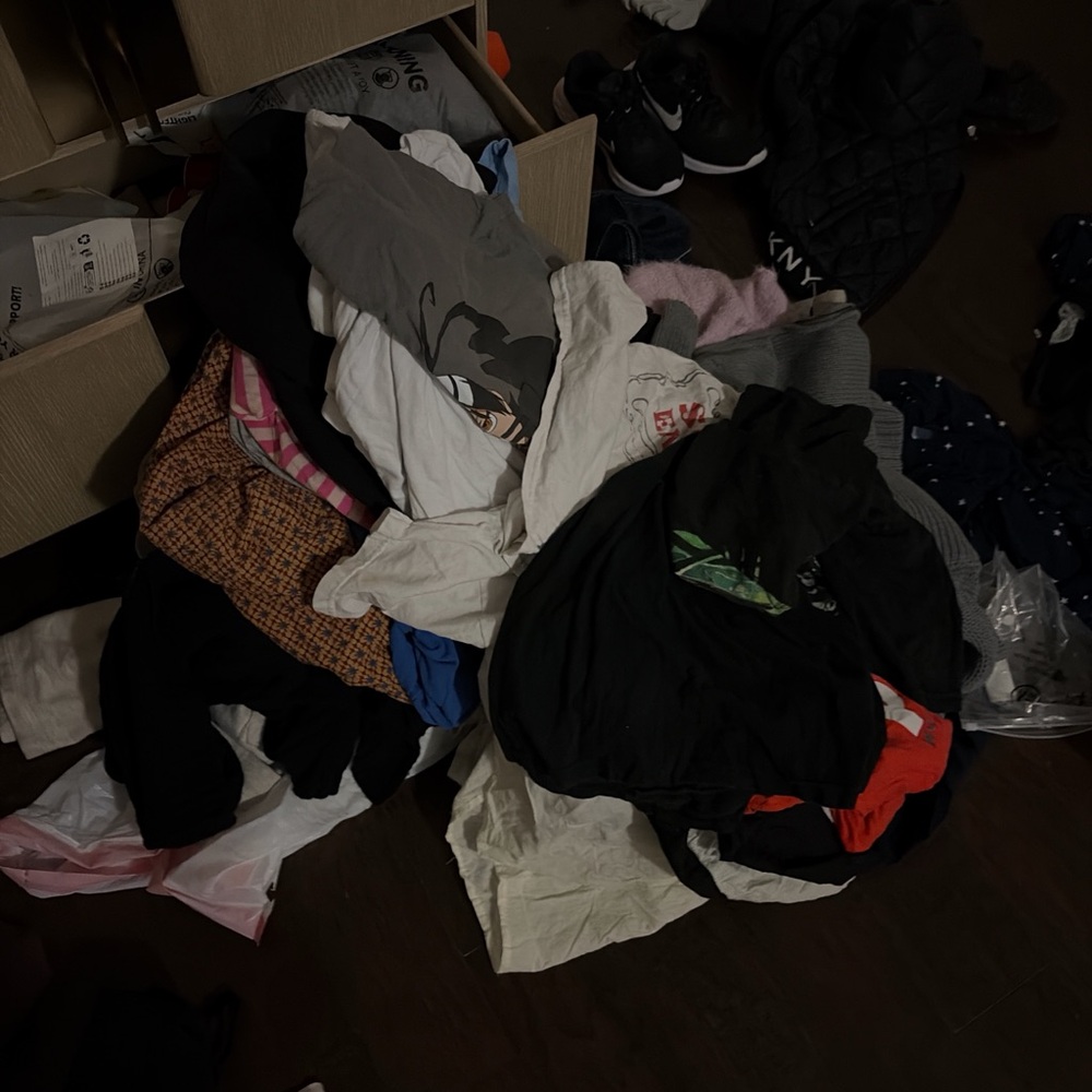 20 lb bundle of deadstock y2k